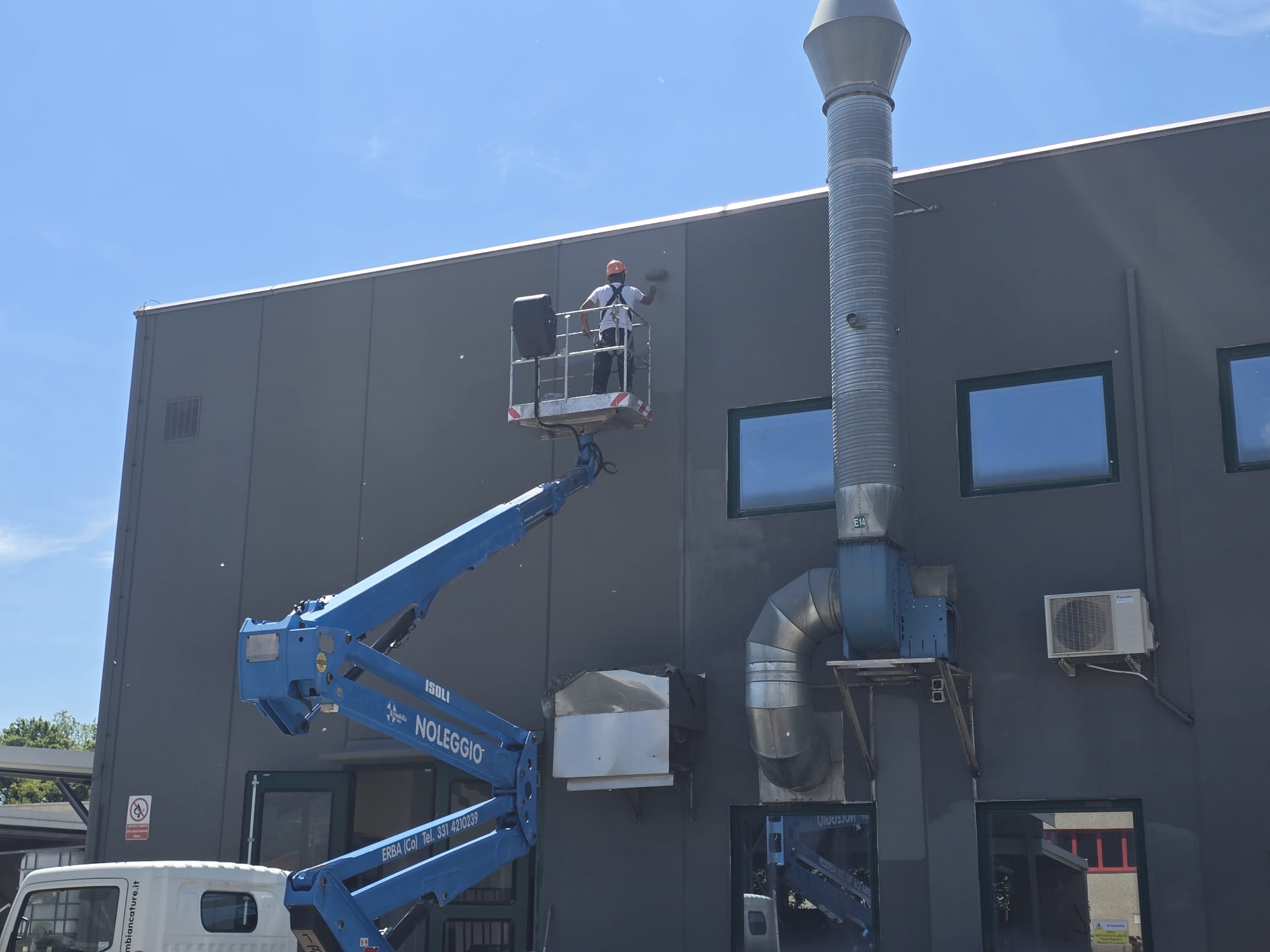 whatsapp image 2025 12 01 at 18.55.04